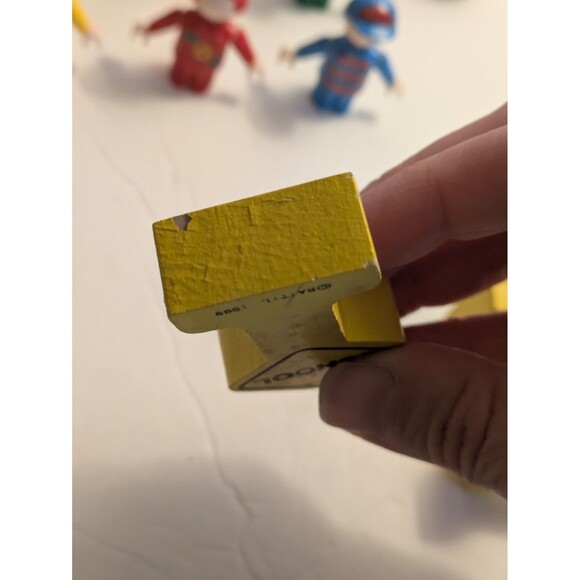 Brio Thomas Train Accessories Lot Figures Signs Vintage 90s Lot PLAYED - Picture 3 of 11